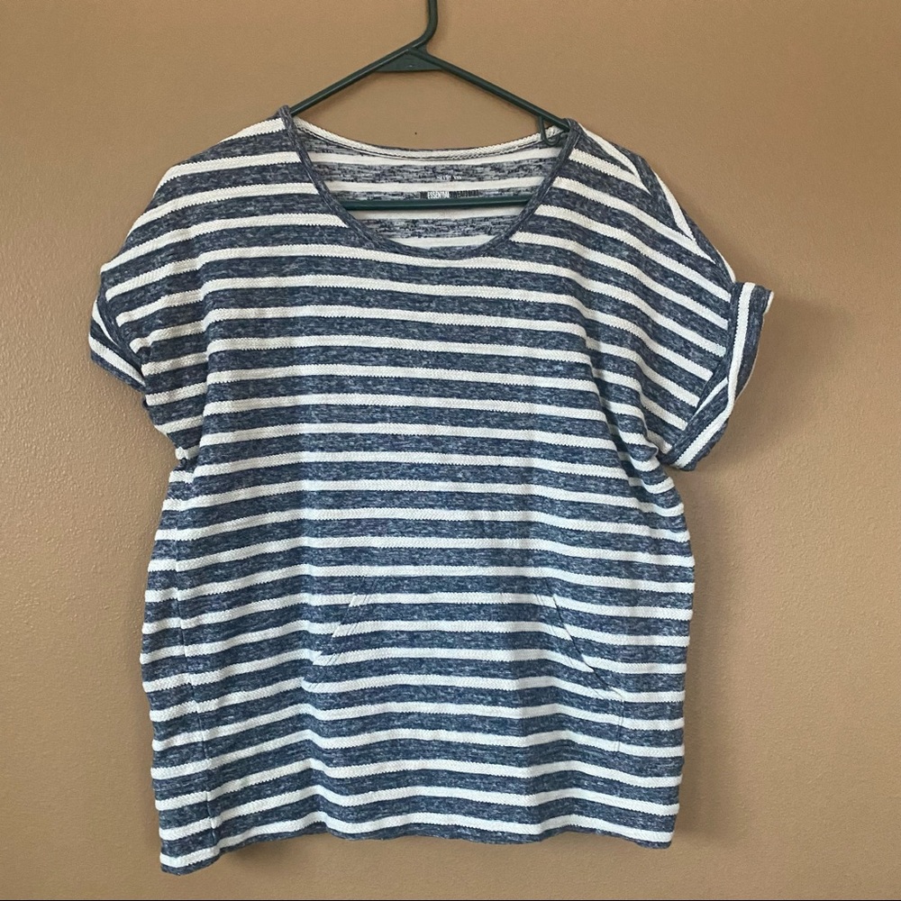 Style & co the Essential Sweatshirt top, navy and cream, front pocket, medium